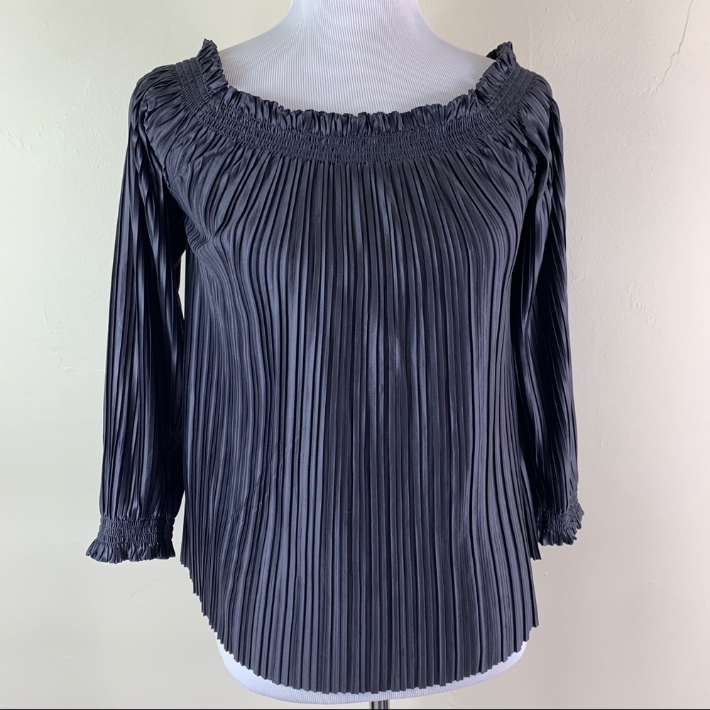 BANANA REPUBLIC ACCORDION PLEAT TOP
